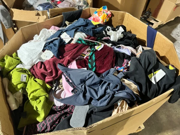 TGT APPAREL Pallet