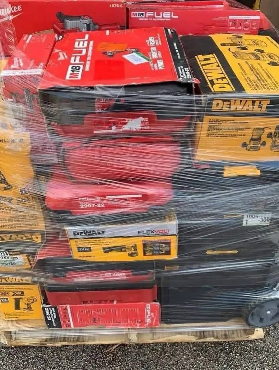 img_0274 DeWalt & Milwaukee Tools Pallet (Mixed) - Image 1